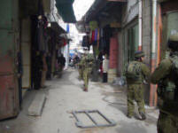 Soldaten patrouillieren Hebrons Altstadt
